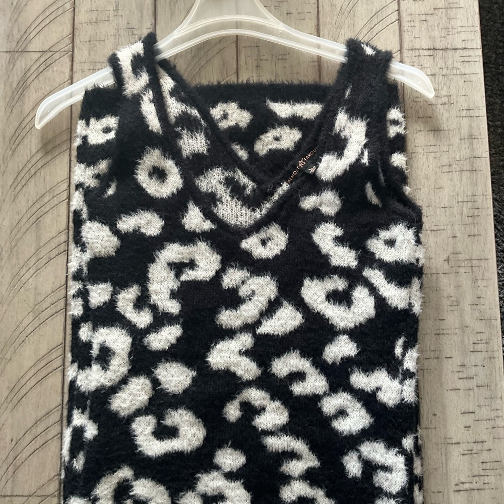 ♥️Black and White Leopard Print Sweater